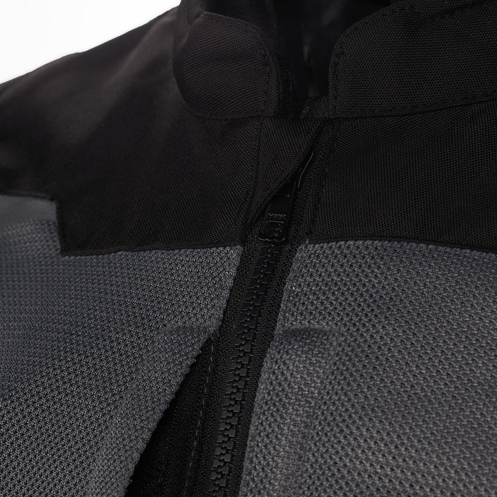 Cortech Aero-Flo 2.0 Jacket Black/Grey - Close-up of collar and zipper