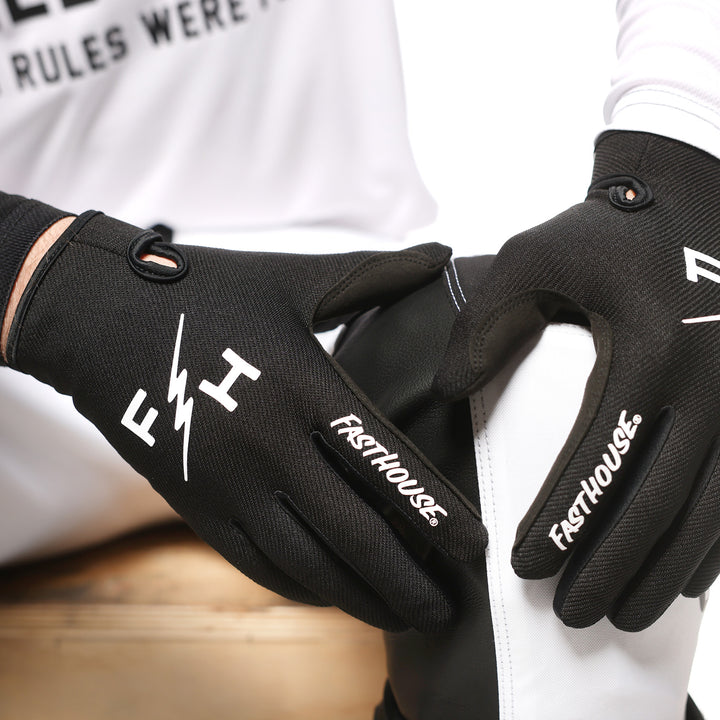 Fasthouse Carbon Eternal Gloves Black - Close-Up of Model Posing with gloved hand on knee