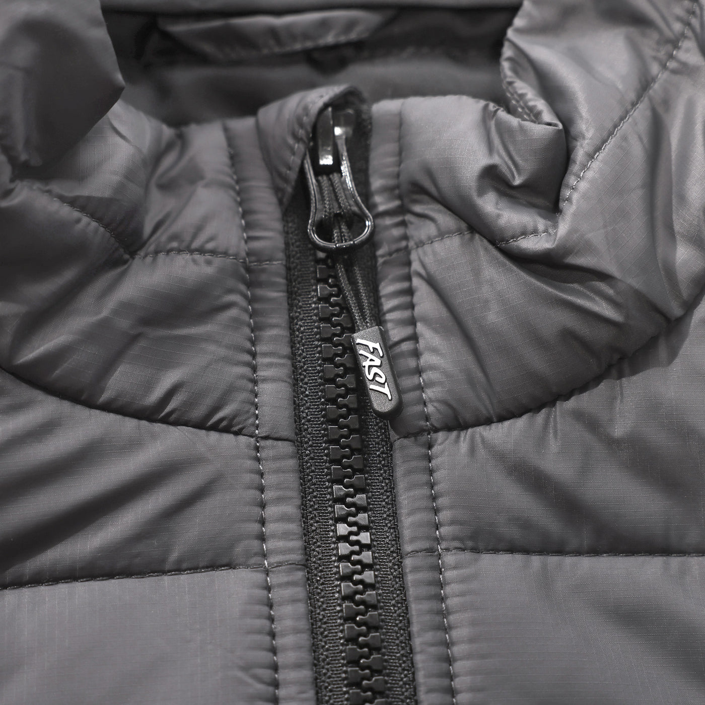 Fasthouse Crosswind Packable Puffer Jacket Charcoal - Close-Up of Zipper