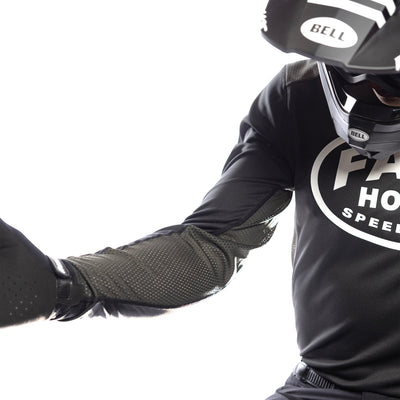 Fasthouse Grindhouse Air-Cooled Ramble Jersey Black/Gray - Close-Up of Inner Sleeve Mesh Details