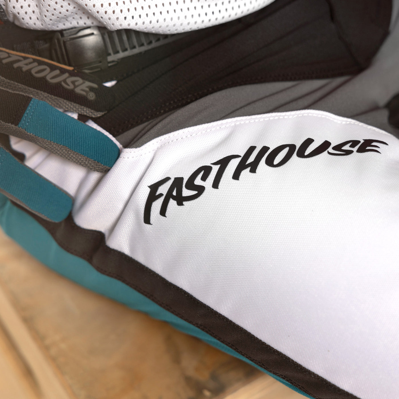 Fasthouse Grindhouse Mod Pant White/Black/Marine - Close-Up of Right Thigh Graphic