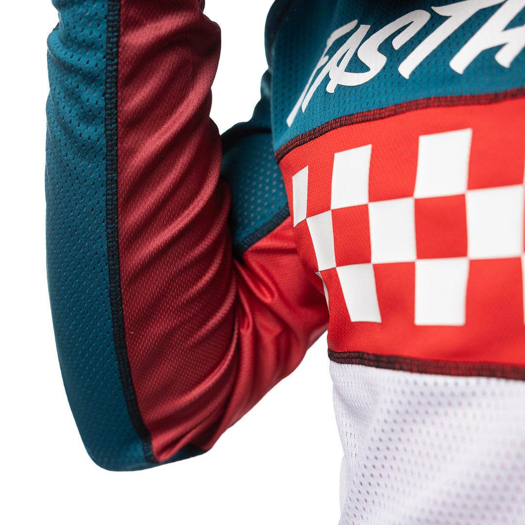 Fasthouse Grindhouse Waypoint Jersey Marine/White - Close-Up of Inner Forearm and Elbow Details