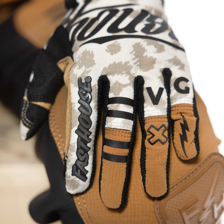 Fasthouse Women's Elrod Stay Golden Gloves Chalk/Camel - Close-Up of Gloved Left Hand Resting on Knee