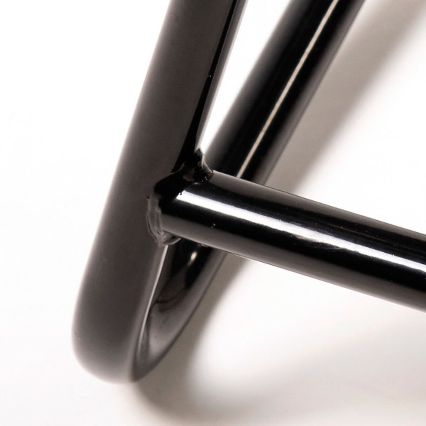 FACTORY EFFEX Bike Stand V.1 Honda Black/Red - Close Up of Welding Between Corner Leg and Lower Cross Bar