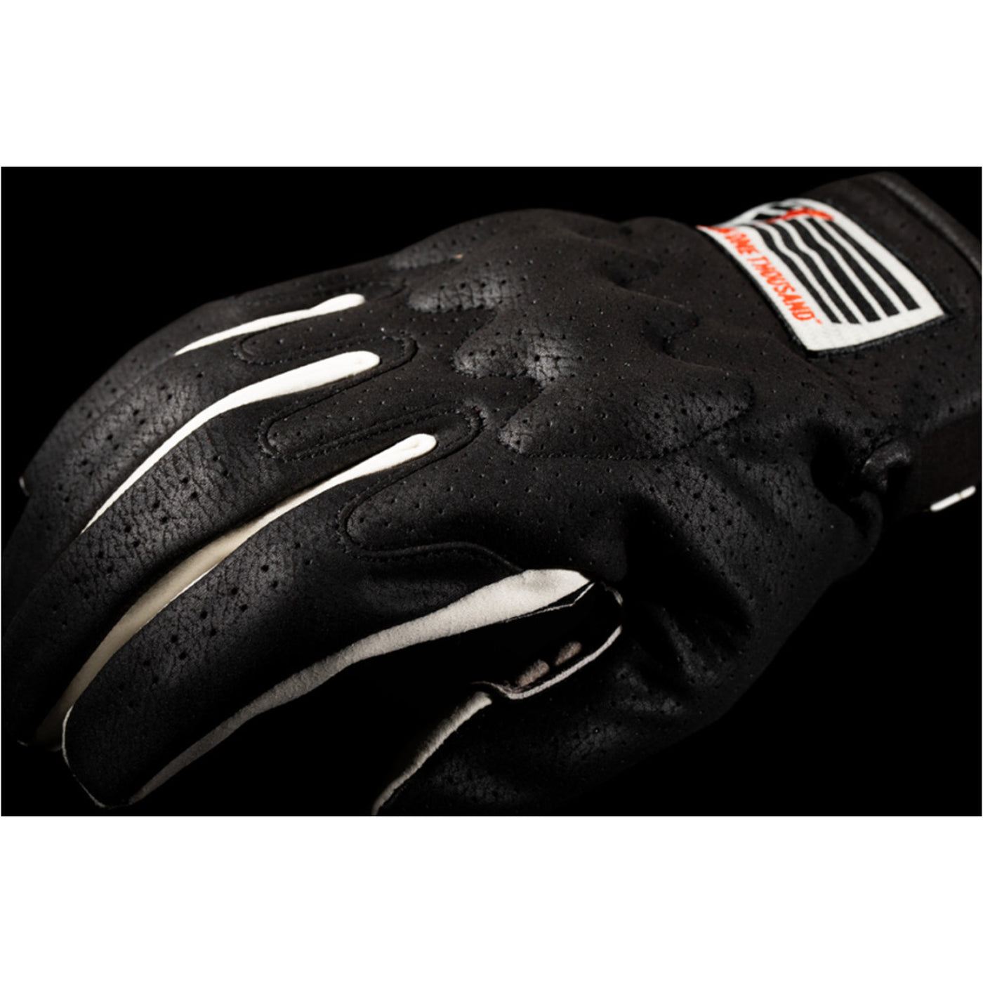 ICON Airform Slabtown Gloves Black - Close-Up of Hard Knuckles