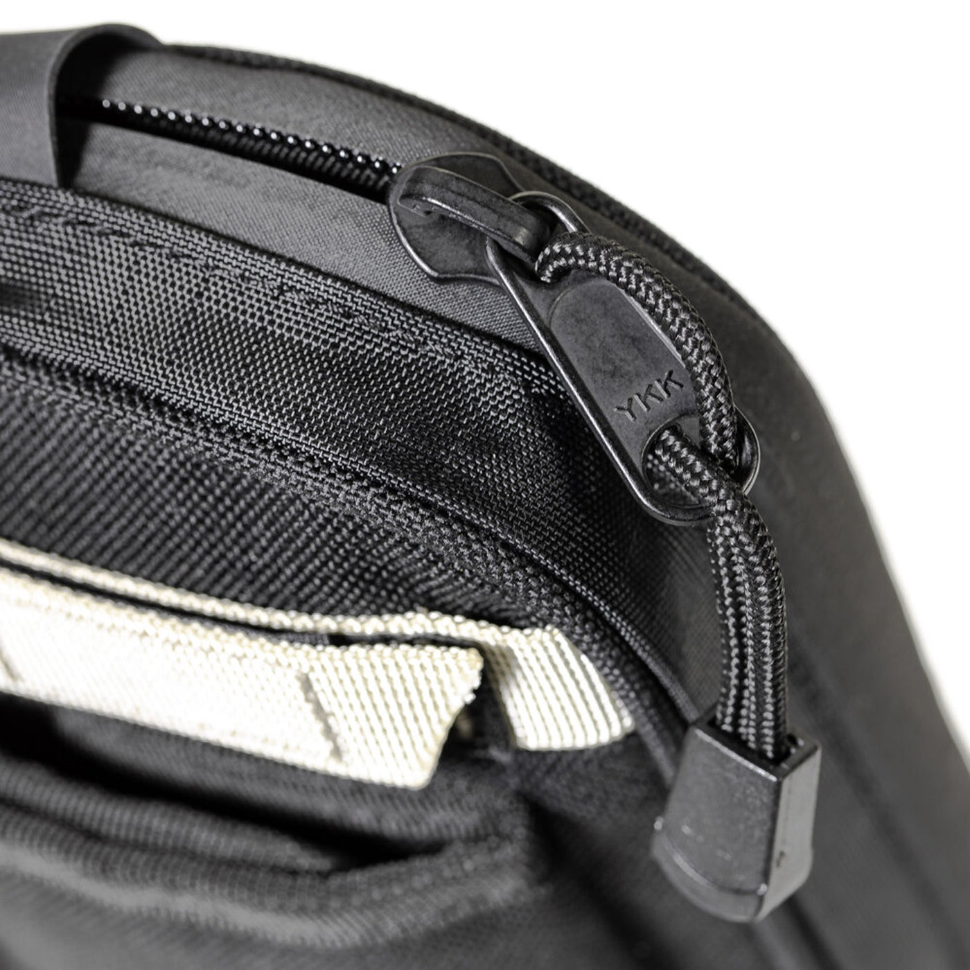 Kriega Harness Pocket XL - Close-Up of Zipper