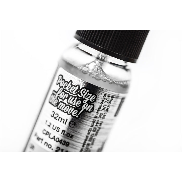 Muc-Off Anti-Fog Treatment - 32ml - Close-Up of "Pocket Size for use on the move!" lettering on label
