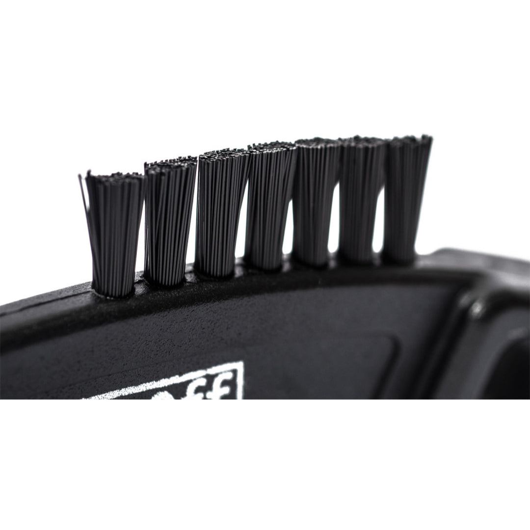Muc-Off Premium Brush Kit 3-Piece Set - Close-Up of Bristles on Claw Brush