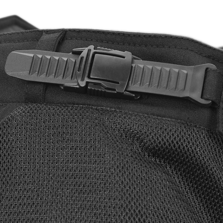 Noru Hakken Adventure Mesh Pants Black - Close-Up of Waist Strap