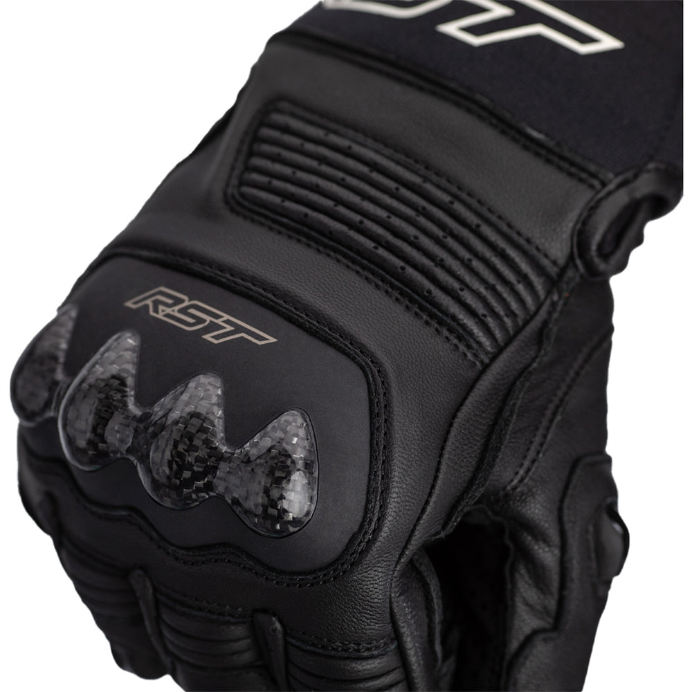 RST Freestyle 2 CE Gloves Black/Black/Black - Close-Up of Carbon/TPU Knuckle Protector