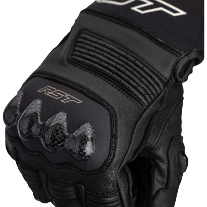 RST Freestyle 2 CE Gloves Black/Black/Black - Close-Up of Carbon/TPU Knuckle Protector