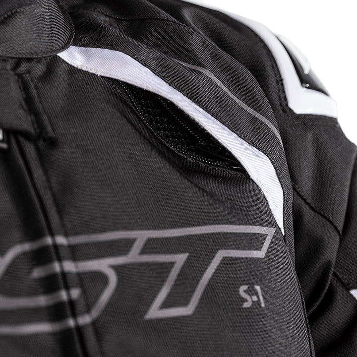 RST S1 CE Jacket Black/Black/White - Close-Up of Open Front Shoulder Vent
