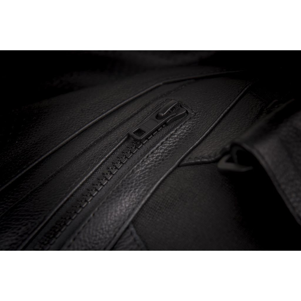 Highway 21 Blockade Vest Black - Close-Up of Pocket Zipper