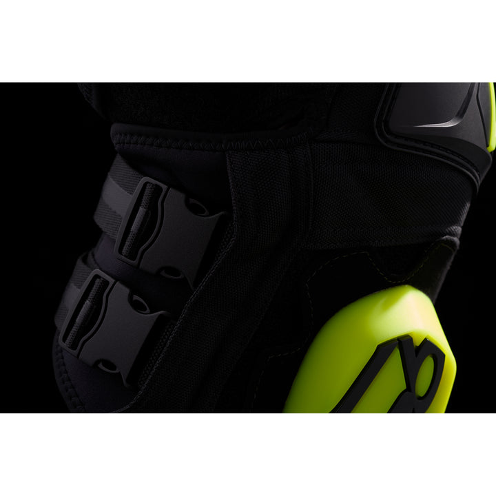 ICON Cloverleaf 2 Knee Pads - Close-Up Side View of Rear Straps and Detachable Knee Puck