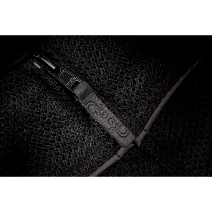 Highway 21 AIRA Women's Jacket Black - Close-Up of Front Zipper