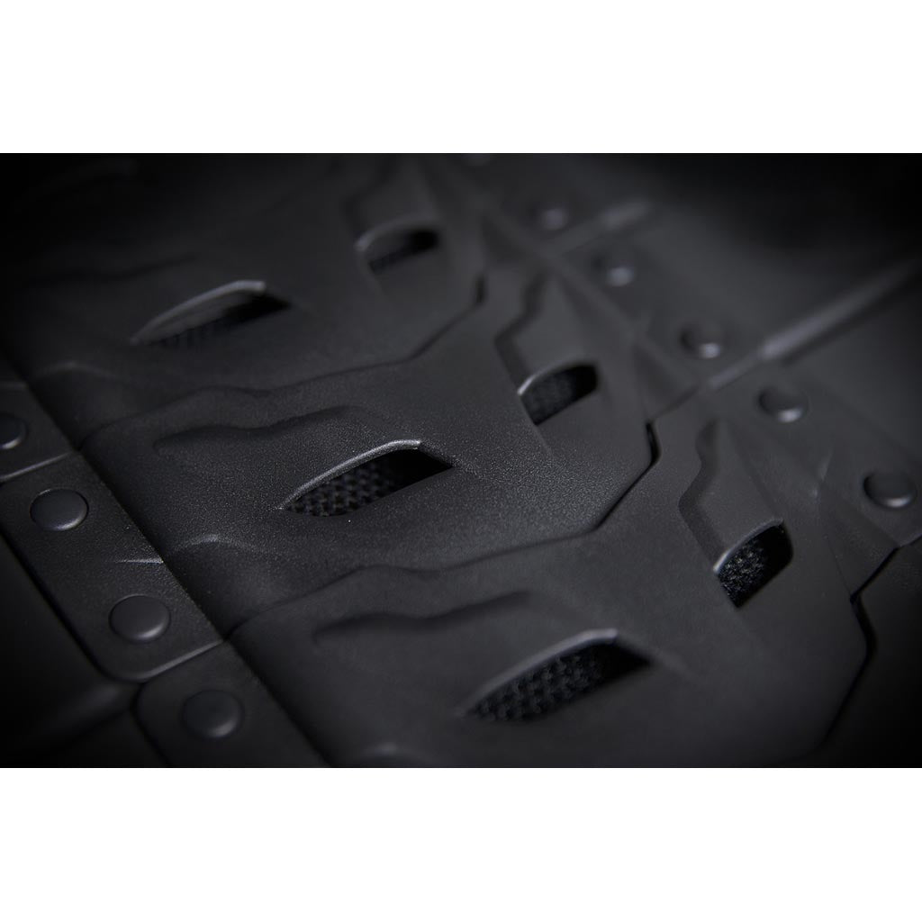 ICON Stryker Woman's Vest STLH - Close-Up of Spine Plates Details