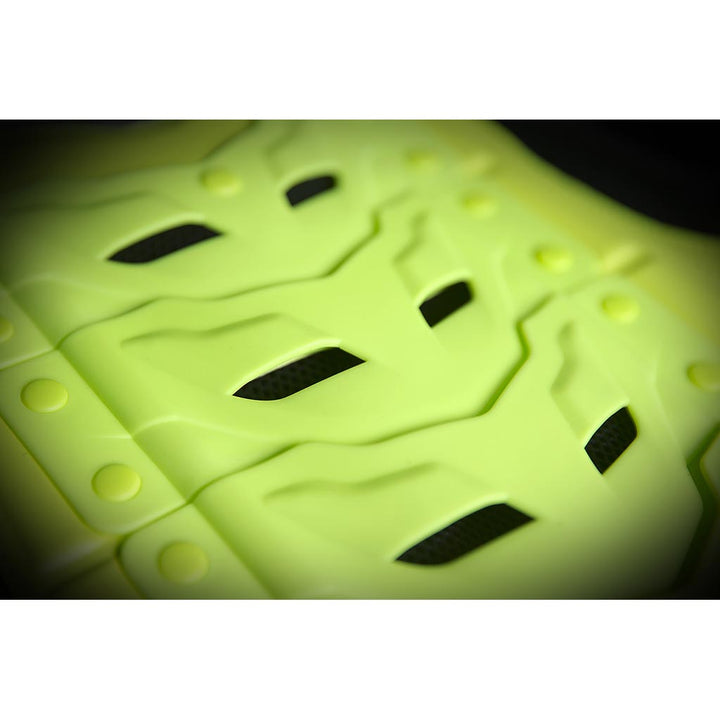 ICON Stryker Vest Yel - Close-Up of Spine Details
