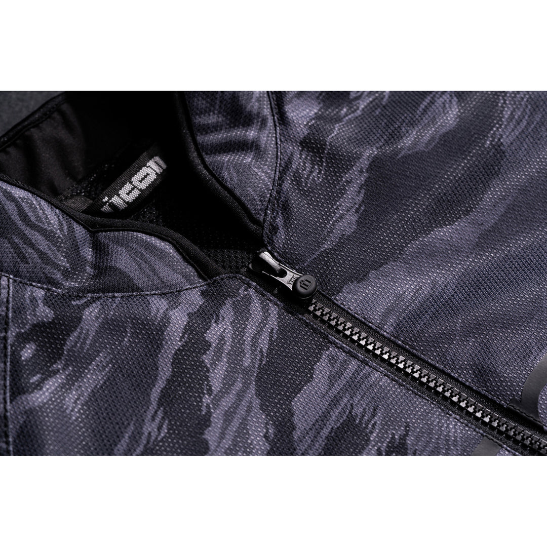 ICON Hooligan CE Tiger's Blood Jacket Gray - Close-Up of Front Zipper