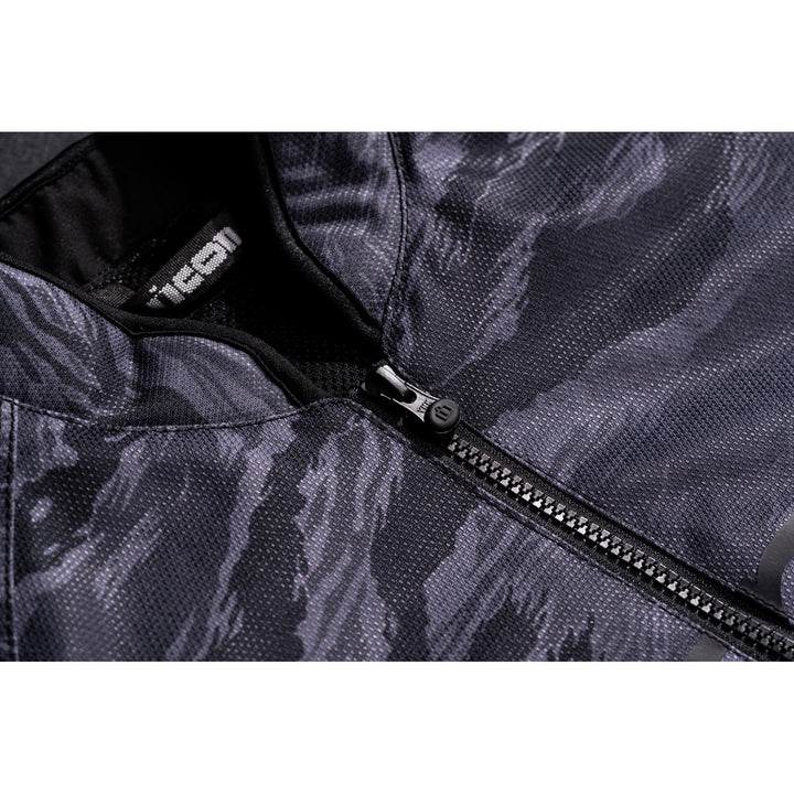 ICON Hooligan CE Tiger's Blood Jacket Gray - Close-Up of Front Zipper