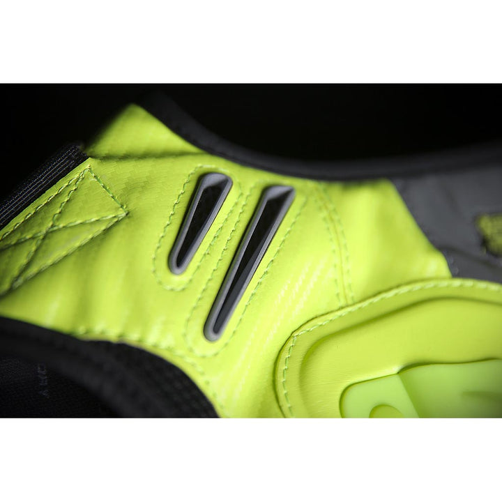 ICON Stryker Vest Yel - Close-Up of Rear Shoulder Vents