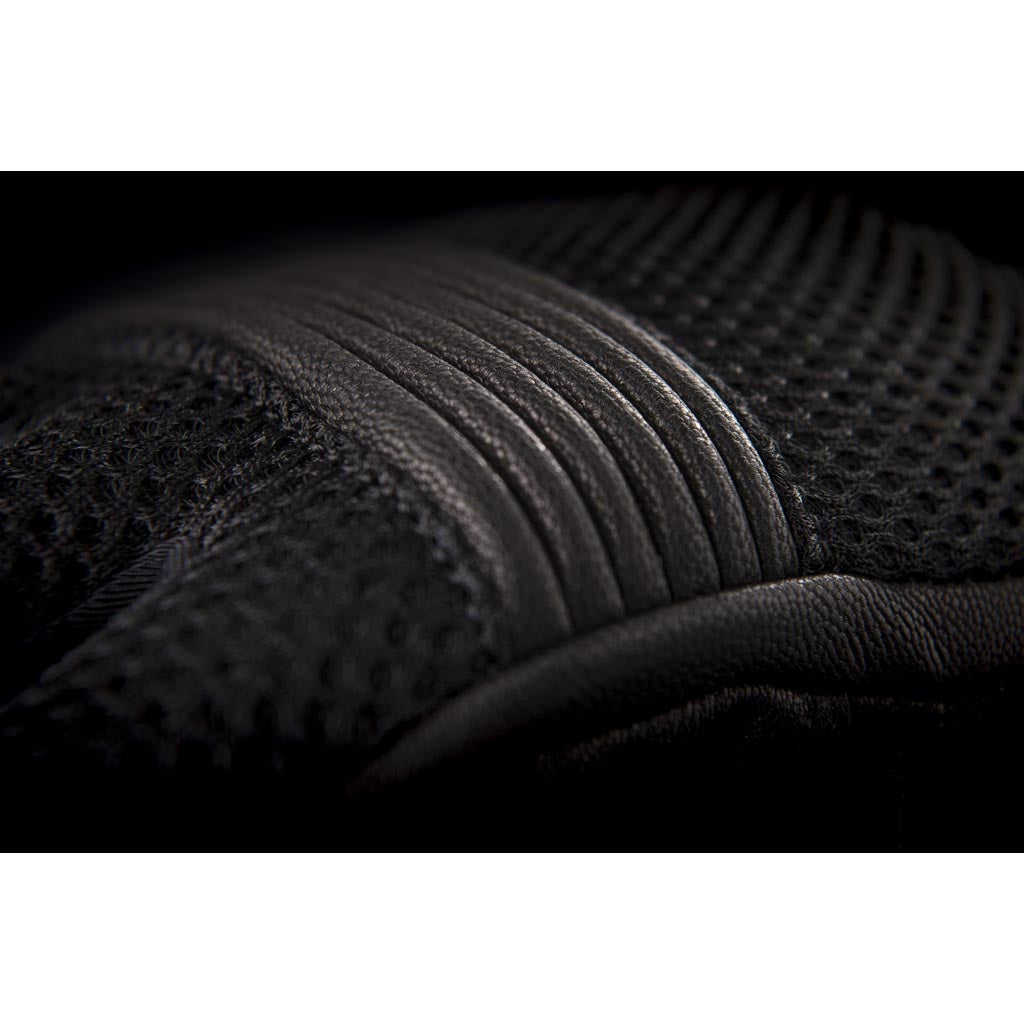 Highway 21 Turbine Women's Glove Black - Close-Up of Accordion Panel